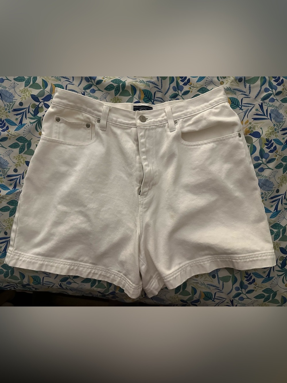 Somona White Shorts